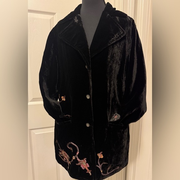 J JILL Women’s Black Embroidered Velvet Jacket Blazer Pockets BOHO - Picture 3 of 15